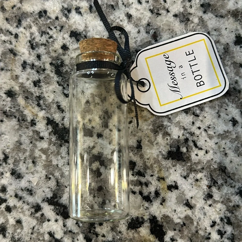 NWT message in a bottle -- glass vials with either gold or black ribbon --24